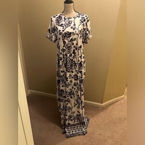 Ladies ivory and navy maxi dress